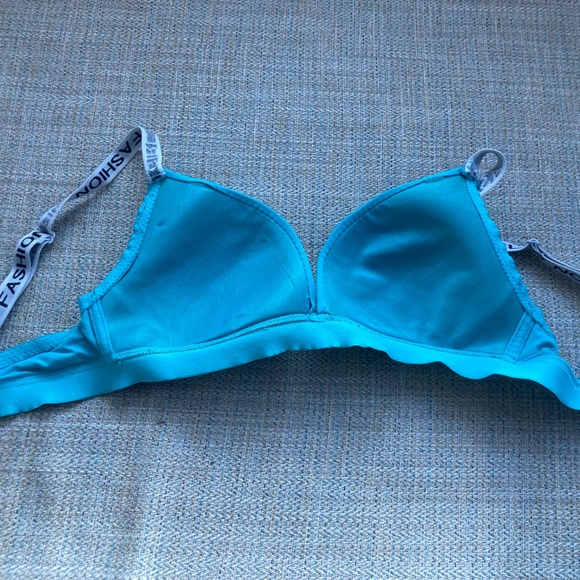 Women’s bra - Picture 2 of 3